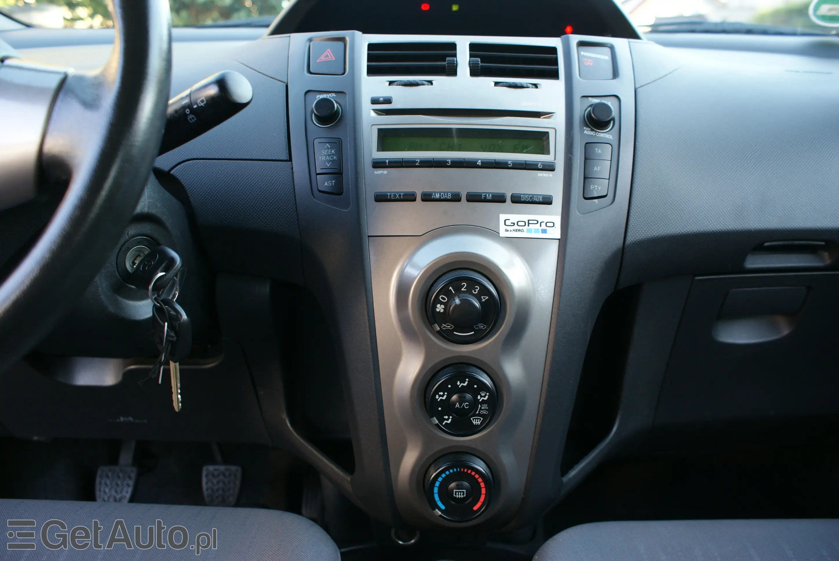 TOYOTA Yaris Luna