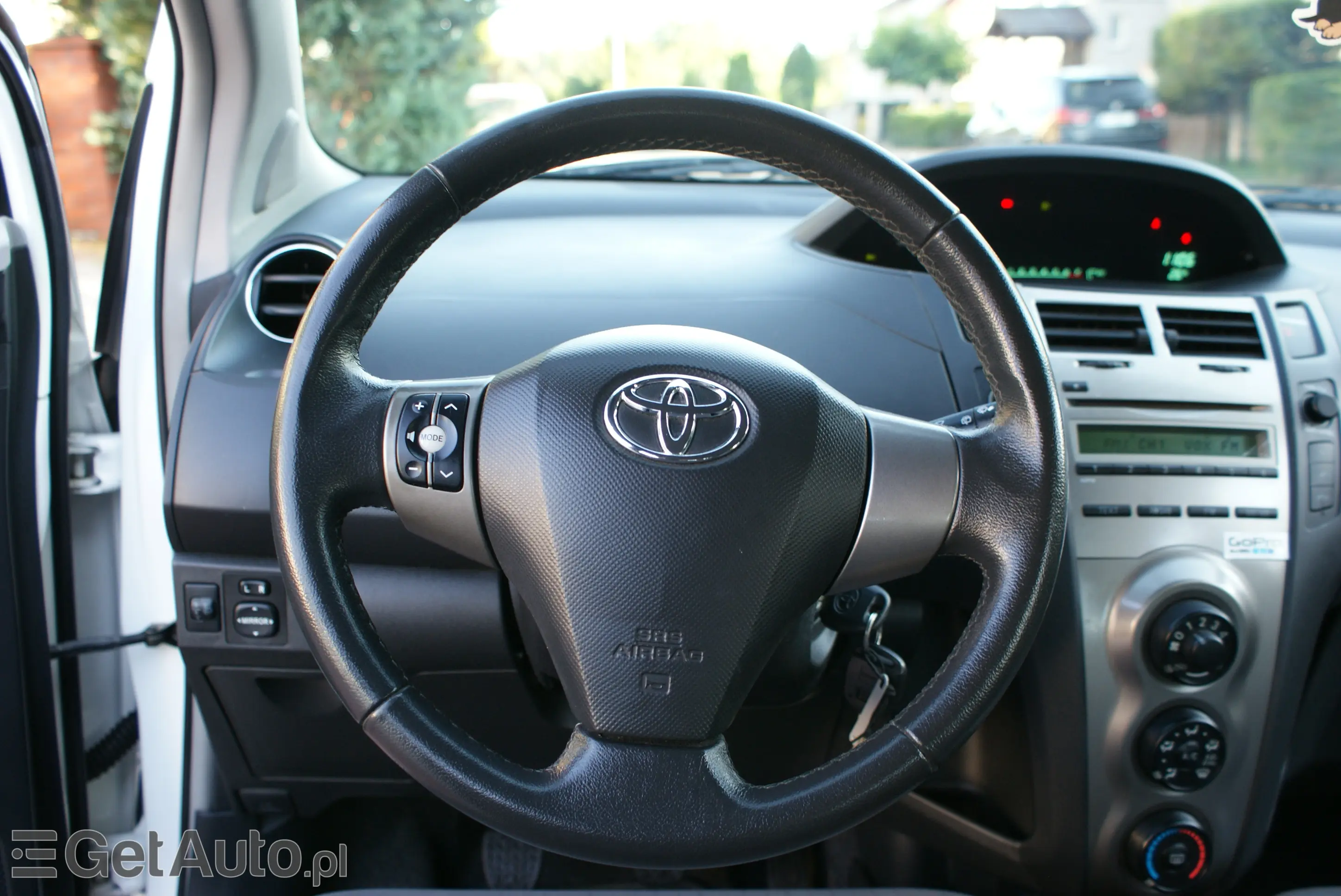 TOYOTA Yaris Luna