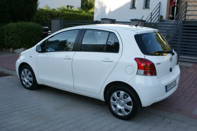 TOYOTA Yaris Luna