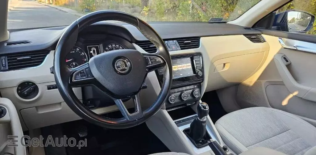 SKODA Octavia 