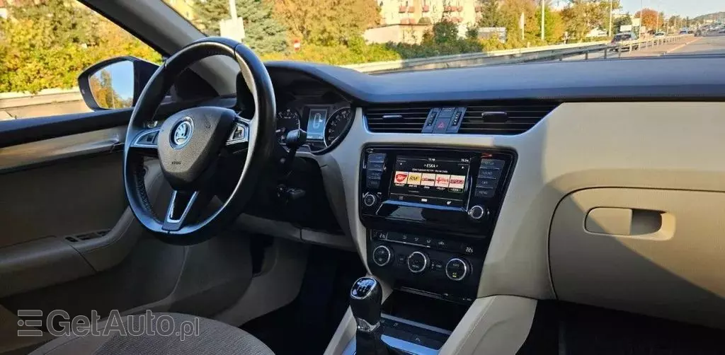 SKODA Octavia 