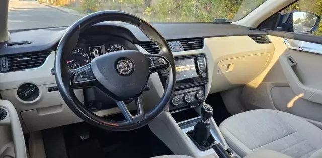 SKODA Octavia 