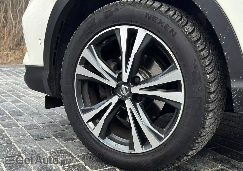 NISSAN Qashqai 1.2 DIG-T N-Connecta Xtronic