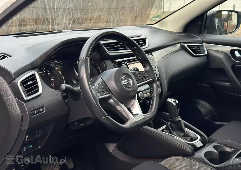 NISSAN Qashqai 1.2 DIG-T N-Connecta Xtronic