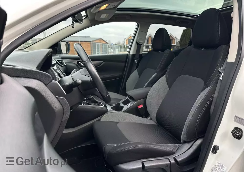 NISSAN Qashqai 1.2 DIG-T N-Connecta Xtronic