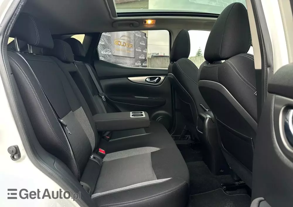 NISSAN Qashqai 1.2 DIG-T N-Connecta Xtronic
