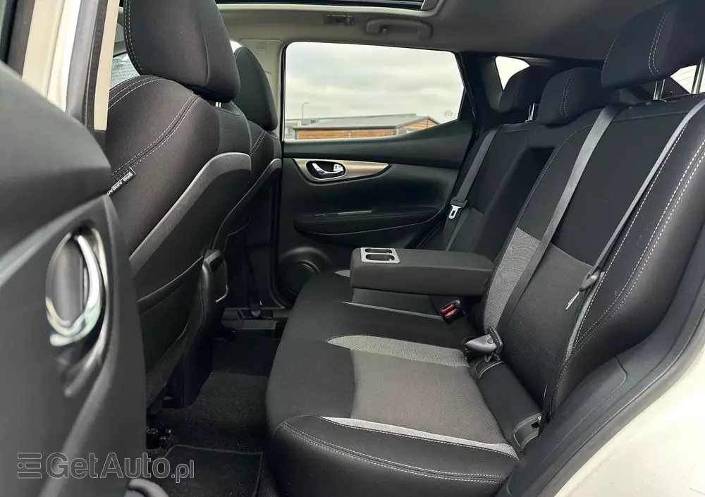 NISSAN Qashqai 1.2 DIG-T N-Connecta Xtronic