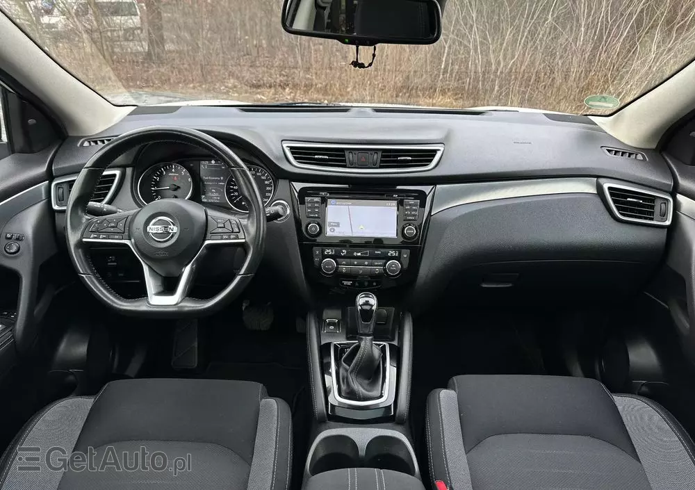 NISSAN Qashqai 1.2 DIG-T N-Connecta Xtronic
