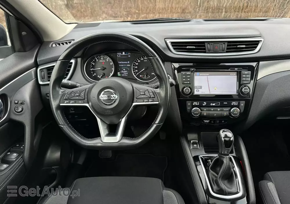 NISSAN Qashqai 1.2 DIG-T N-Connecta Xtronic