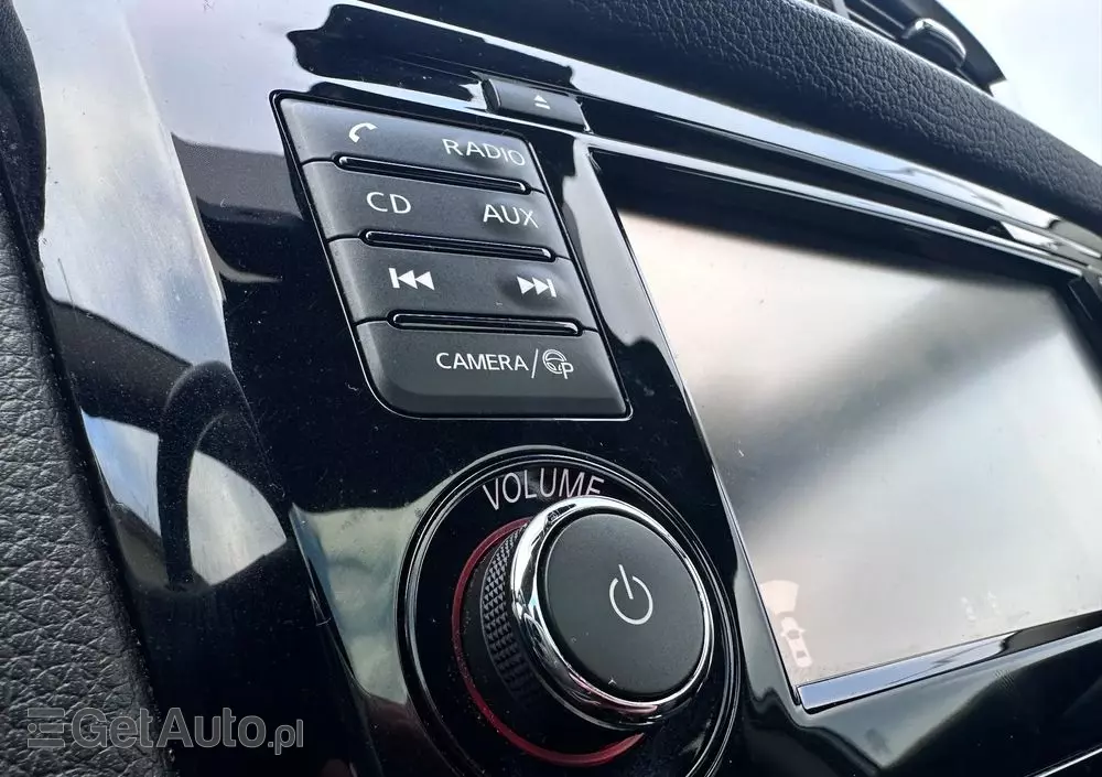 NISSAN Qashqai 1.2 DIG-T N-Connecta Xtronic