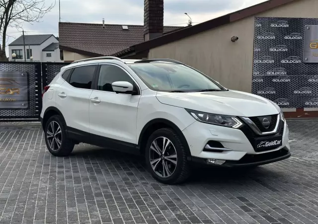 NISSAN Qashqai 1.2 DIG-T N-Connecta Xtronic
