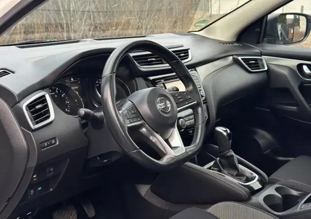 NISSAN Qashqai 1.2 DIG-T N-Connecta Xtronic