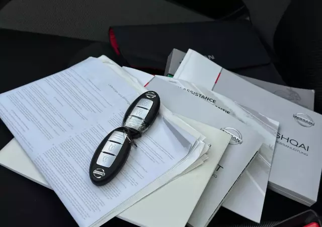 NISSAN Qashqai 1.2 DIG-T N-Connecta Xtronic