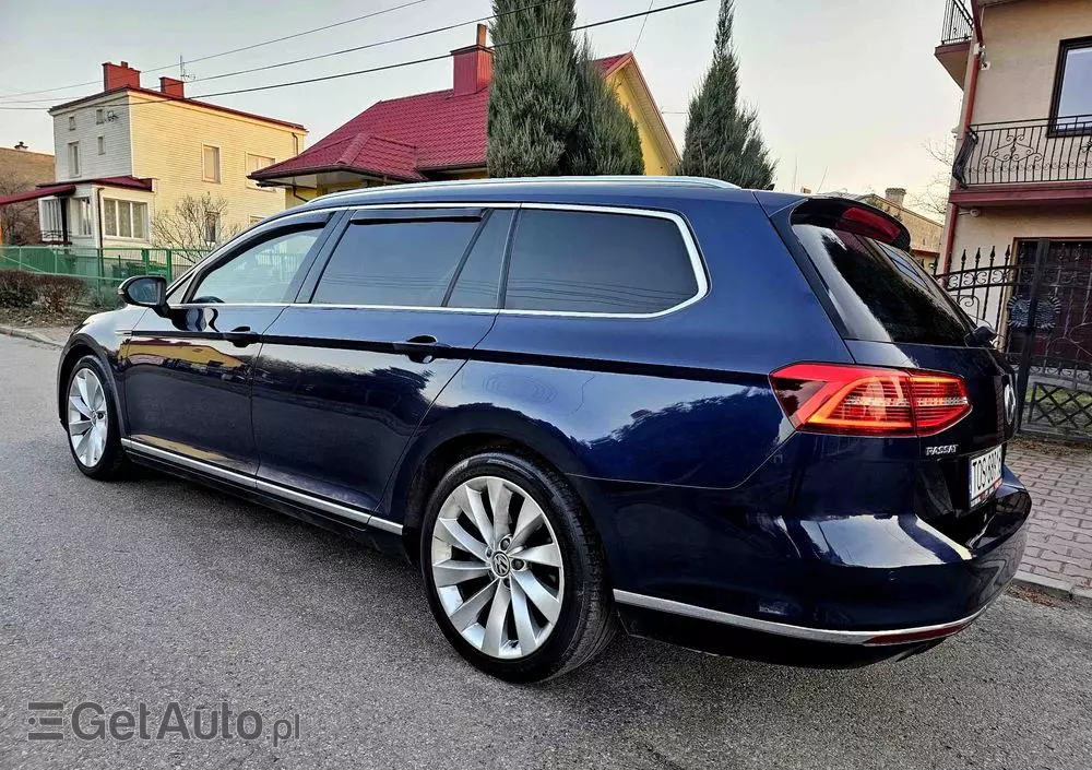 VOLKSWAGEN Passat Variant 2.0 TDI SCR 4Motion DSG Highline