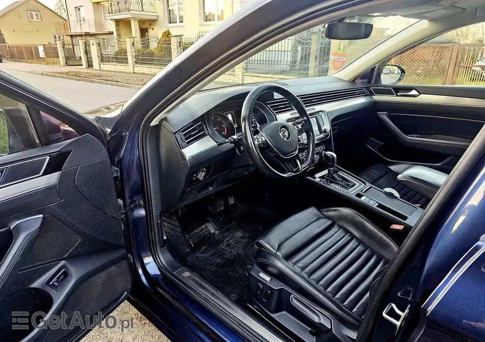 VOLKSWAGEN Passat Variant 2.0 TDI SCR 4Motion DSG Highline