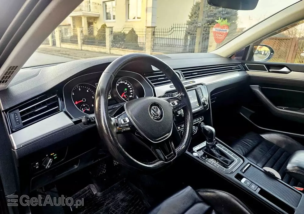 VOLKSWAGEN Passat Variant 2.0 TDI SCR 4Motion DSG Highline