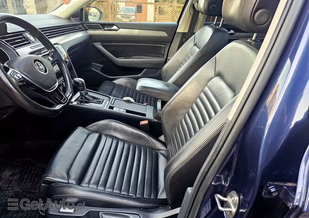 VOLKSWAGEN Passat Variant 2.0 TDI SCR 4Motion DSG Highline