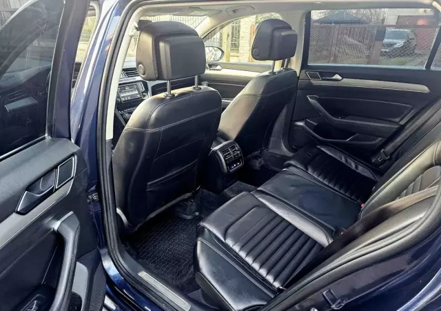 VOLKSWAGEN Passat Variant 2.0 TDI SCR 4Motion DSG Highline