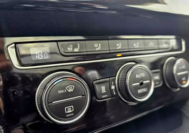 VOLKSWAGEN Passat Variant 2.0 TDI SCR 4Motion DSG Highline