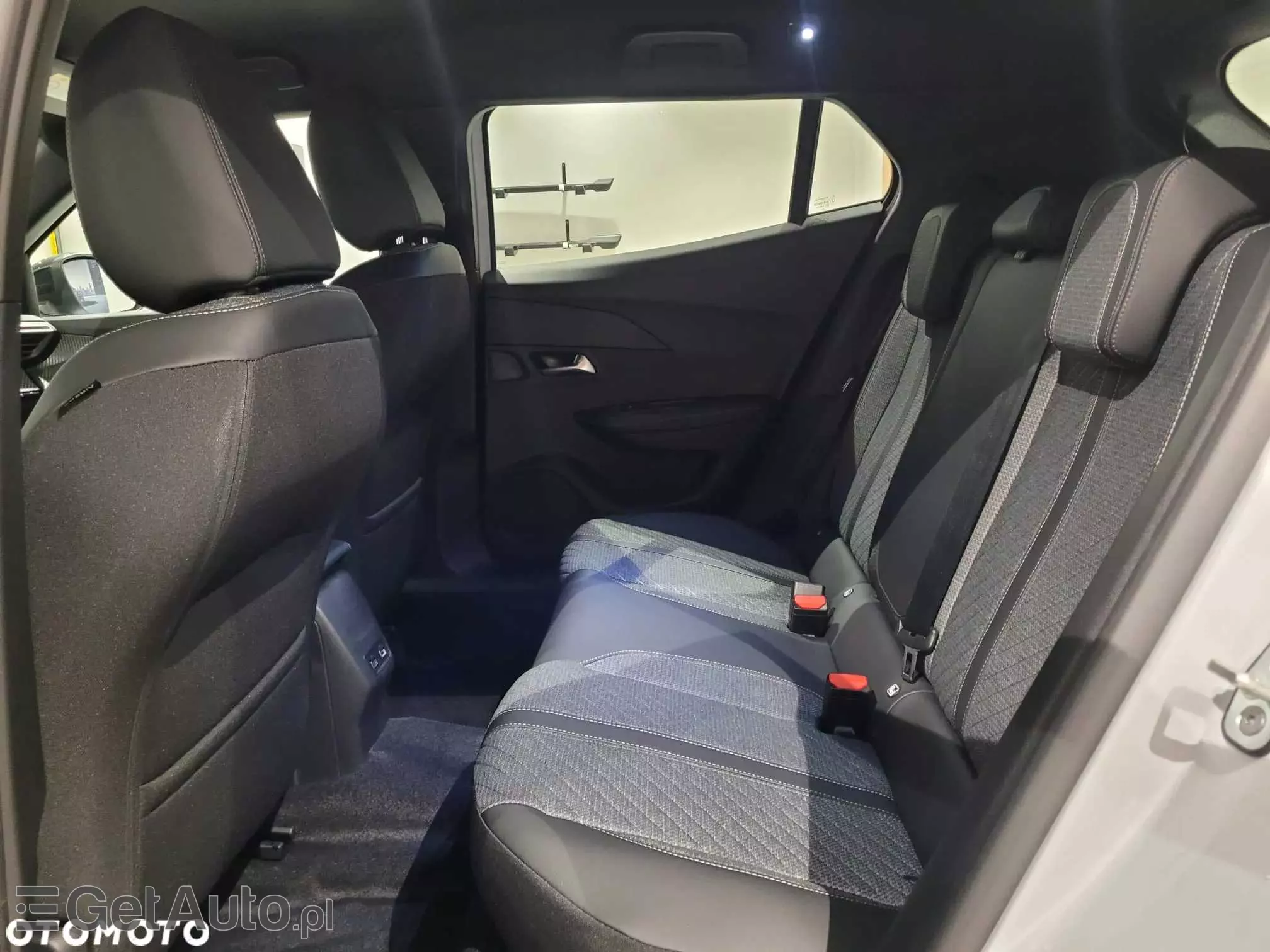 PEUGEOT 2008 1.2 PureTech Allure Pack S&S EAT8