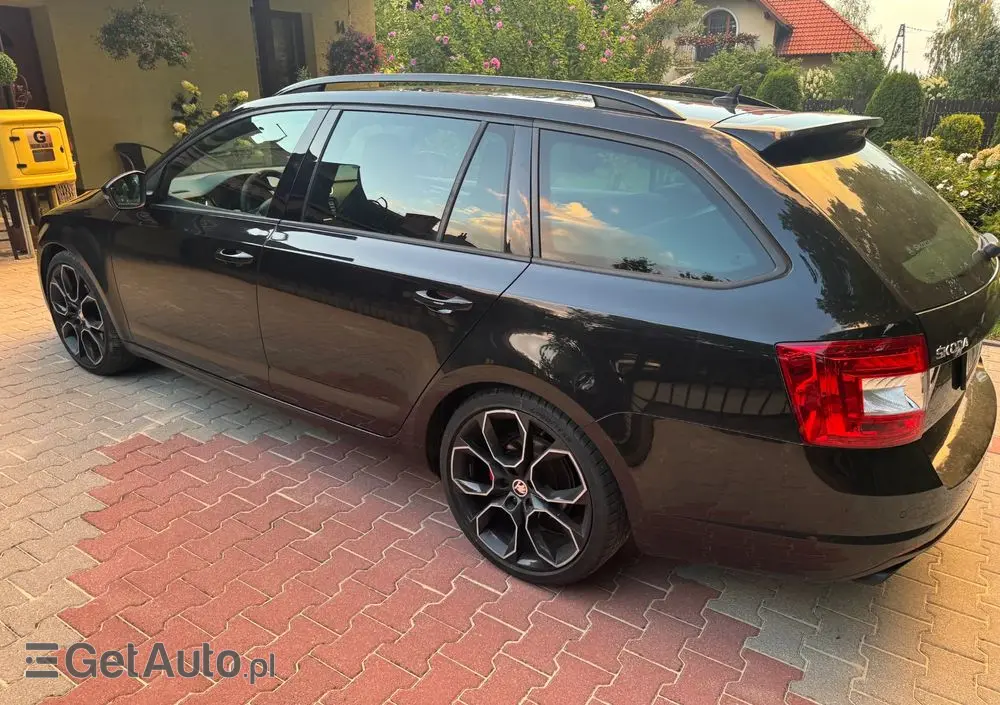 SKODA Octavia 2.0 TSI RS DSG