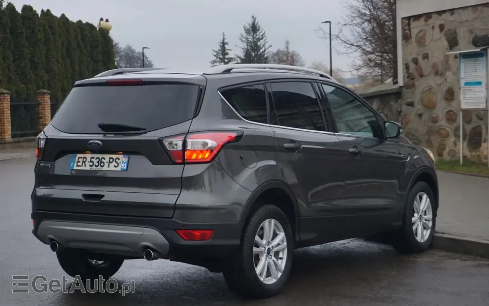 FORD Kuga 2.0 TDCi 2x4 Titanium