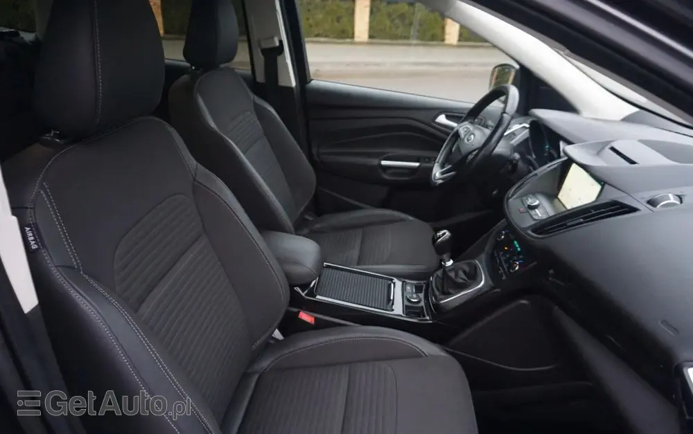 FORD Kuga 2.0 TDCi 2x4 Titanium