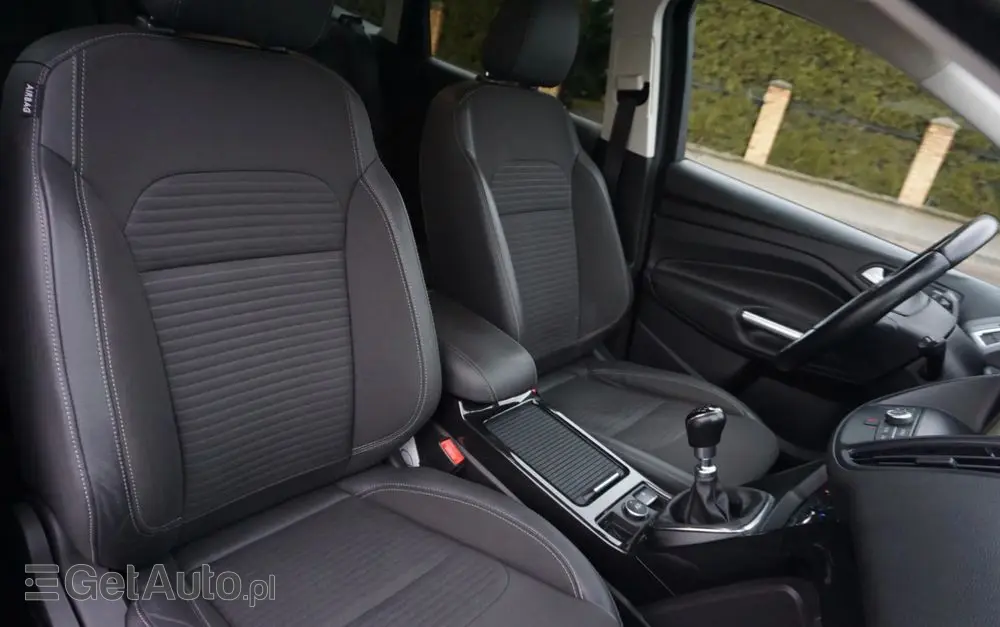 FORD Kuga 2.0 TDCi 2x4 Titanium