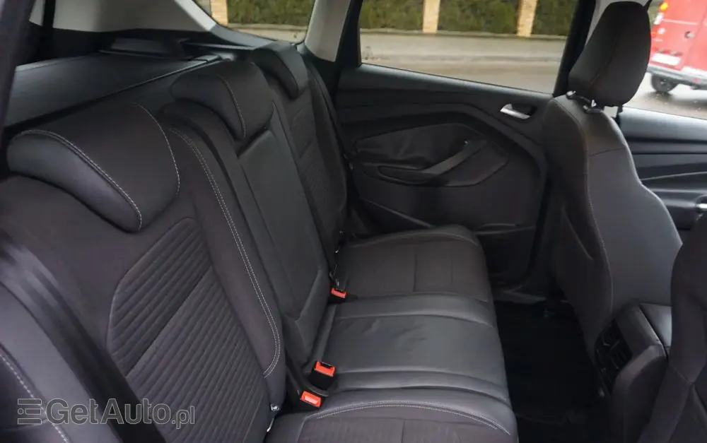 FORD Kuga 2.0 TDCi 2x4 Titanium