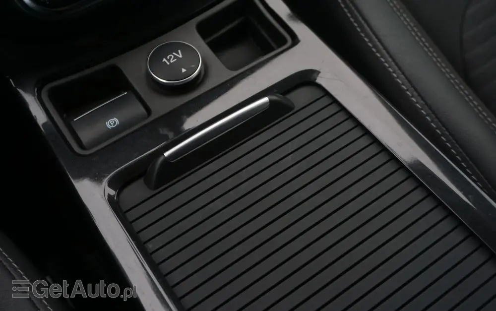 FORD Kuga 2.0 TDCi 2x4 Titanium