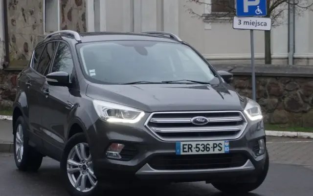 FORD Kuga 2.0 TDCi 2x4 Titanium