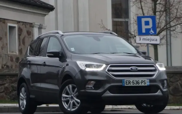 FORD Kuga 2.0 TDCi 2x4 Titanium