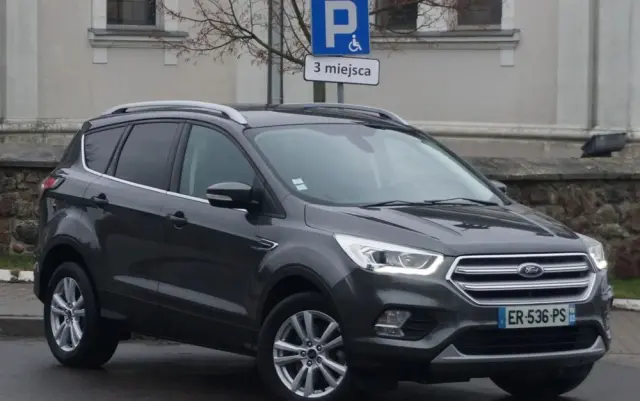 FORD Kuga 2.0 TDCi 2x4 Titanium