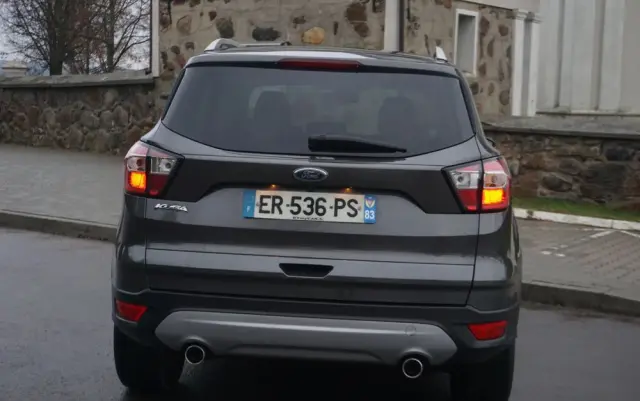 FORD Kuga 2.0 TDCi 2x4 Titanium