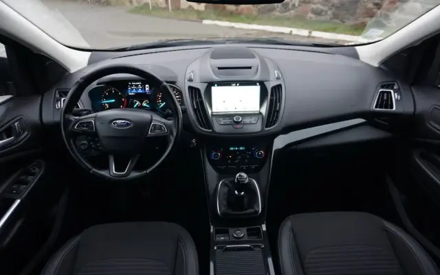 FORD Kuga 2.0 TDCi 2x4 Titanium