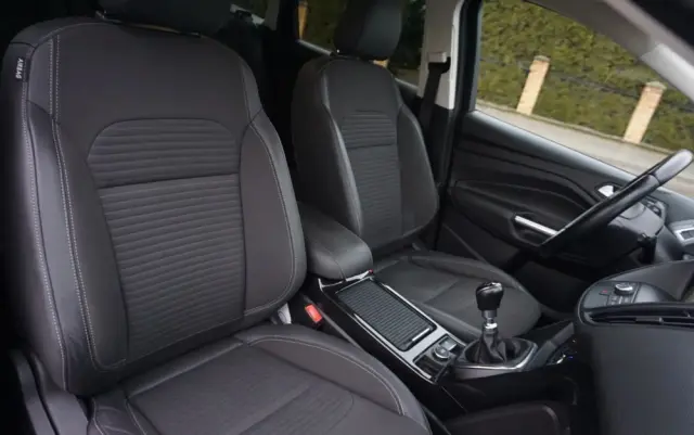 FORD Kuga 2.0 TDCi 2x4 Titanium