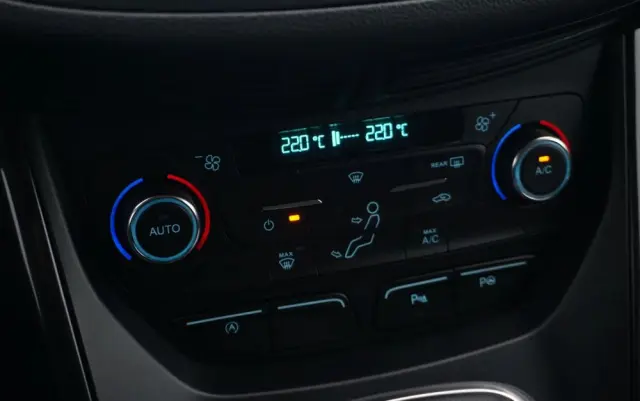 FORD Kuga 2.0 TDCi 2x4 Titanium