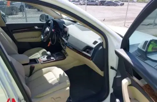 AUDI Q5 