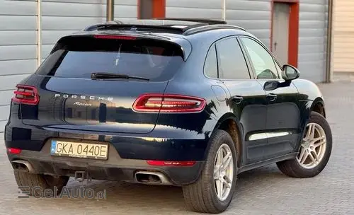 PORSCHE Macan 