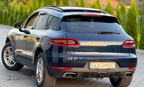 PORSCHE Macan 