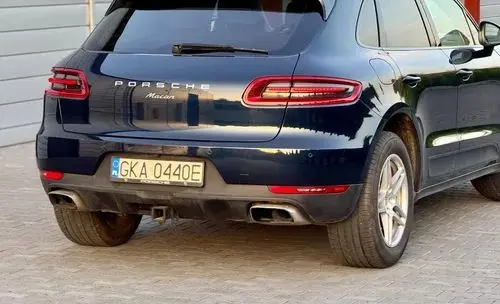 PORSCHE Macan 
