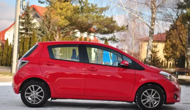 TOYOTA Yaris 