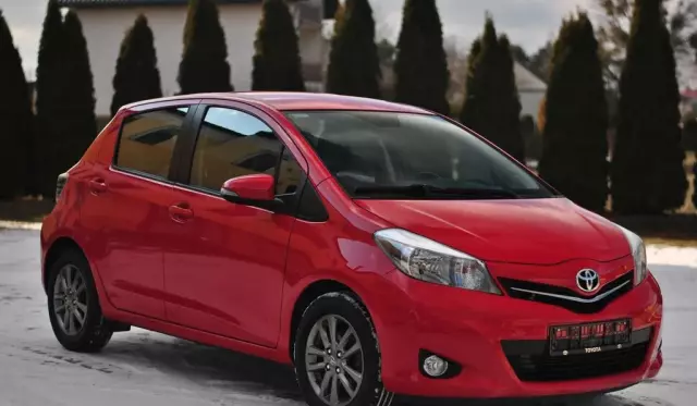 TOYOTA Yaris 
