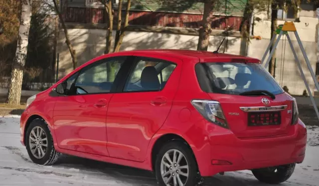TOYOTA Yaris 