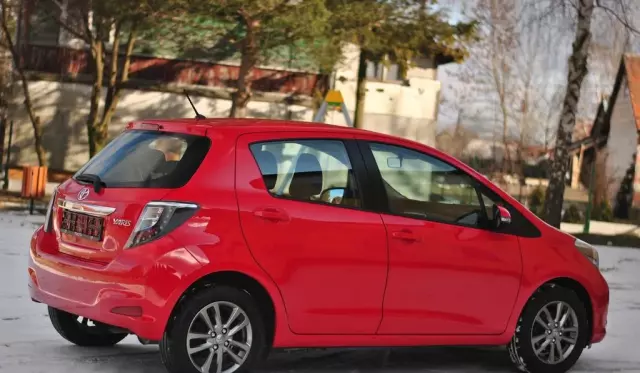 TOYOTA Yaris 