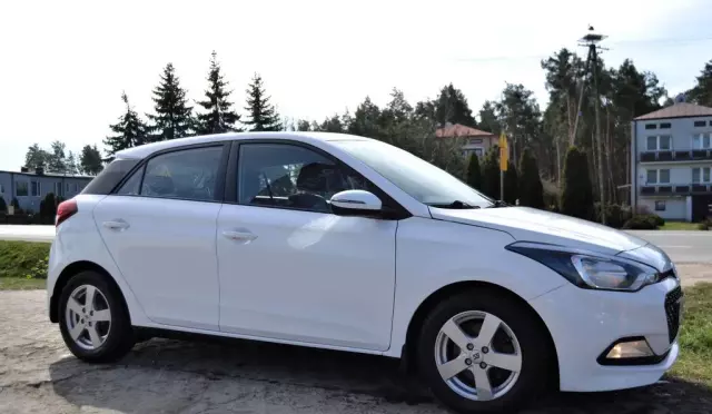 HYUNDAI I20 