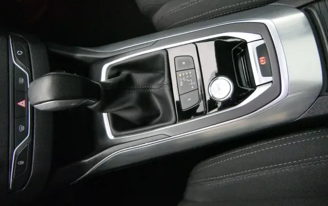PEUGEOT 308 BlueHDi 150 EAT6 Stop & Start Business-Line