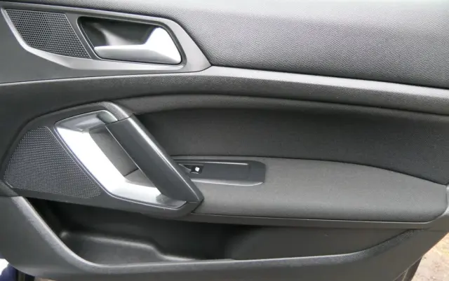 PEUGEOT 308 BlueHDi 150 EAT6 Stop & Start Business-Line