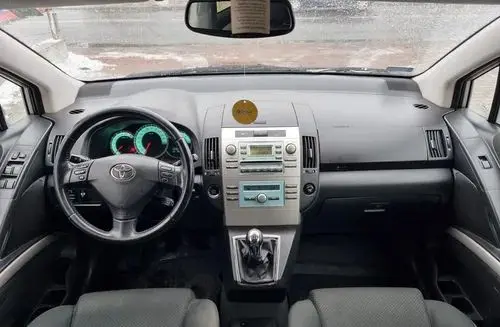 TOYOTA Corolla Verso 