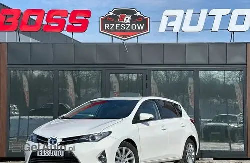 TOYOTA Auris 